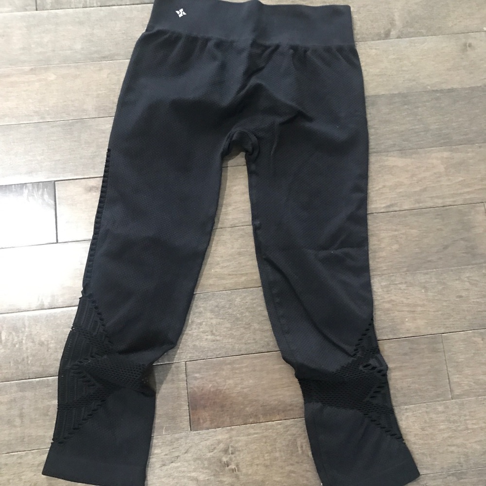 Nux black crop leggings